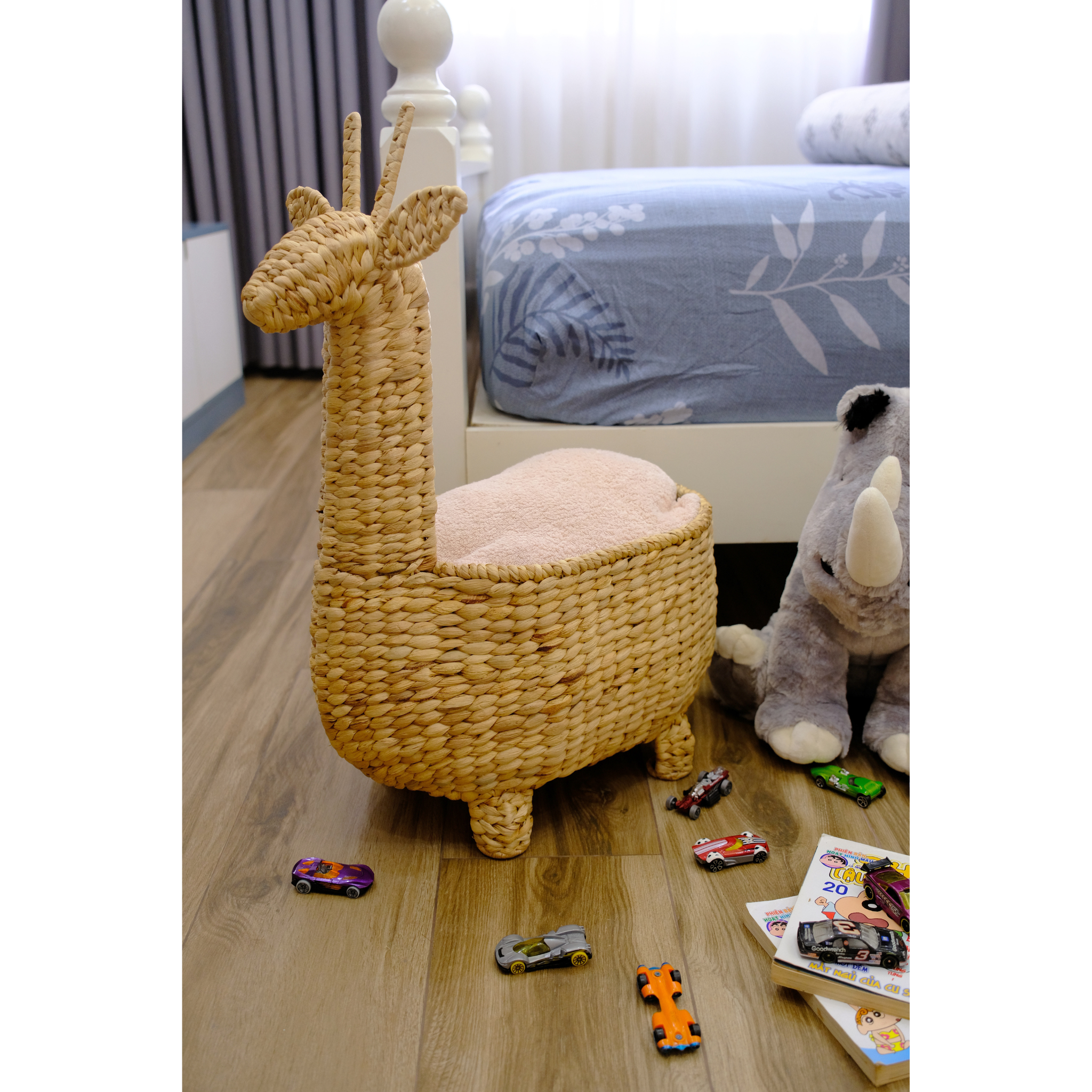Handwoven Giraffe Basket – Natural Animal-shaped Storage Bin For Nursery Or Kids' Room
