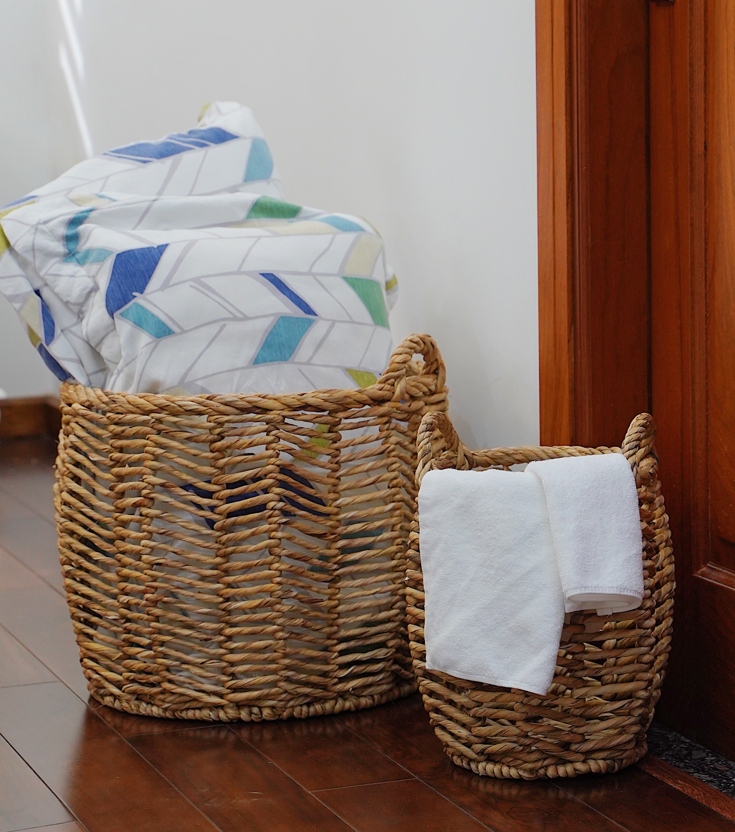 Round Woven Water Hyacinth Baskets 3 Piece Set in Natural Color