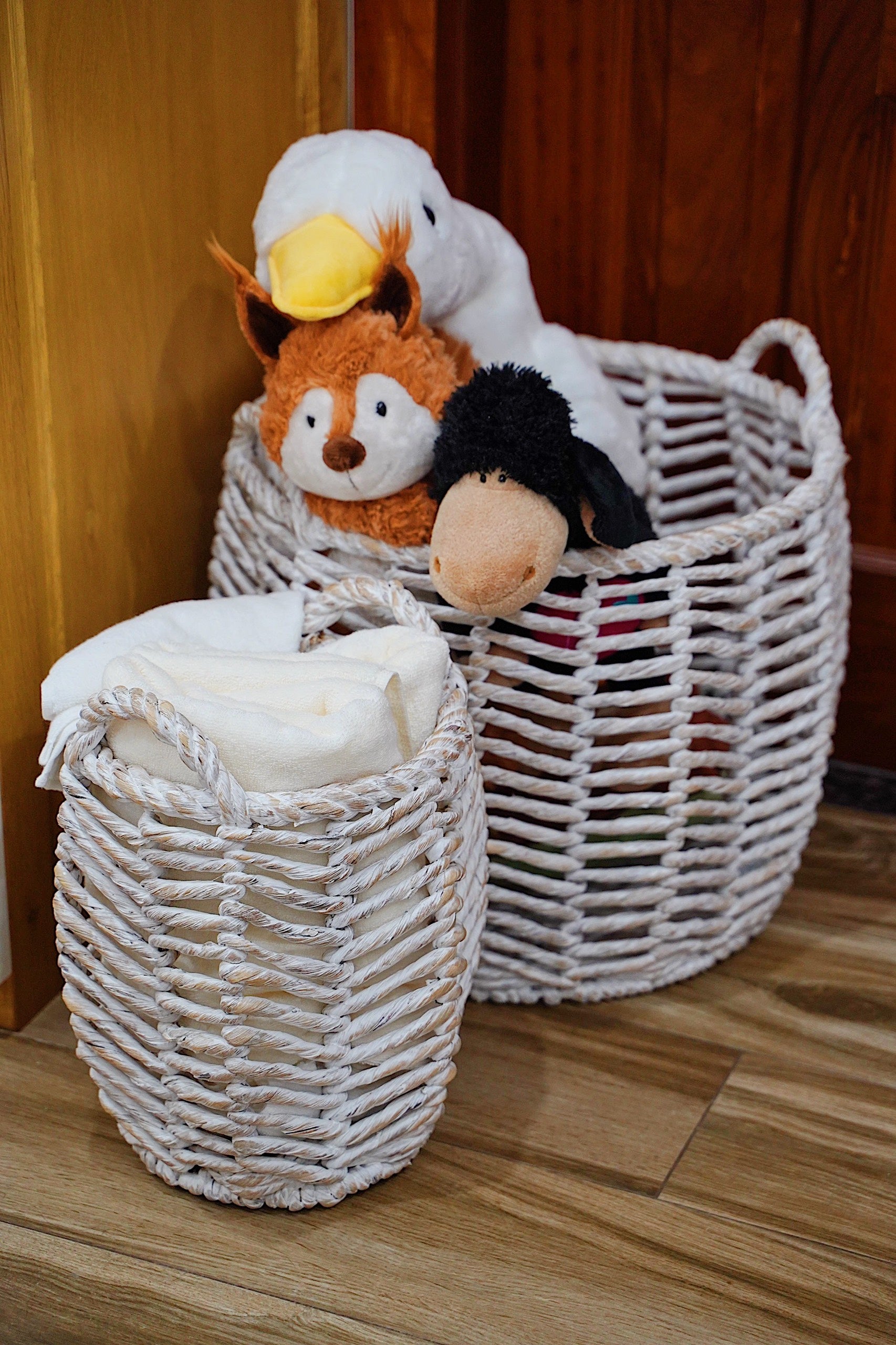 Round Woven Water Hyacinth Baskets 3 Piece Set in White Wash finish