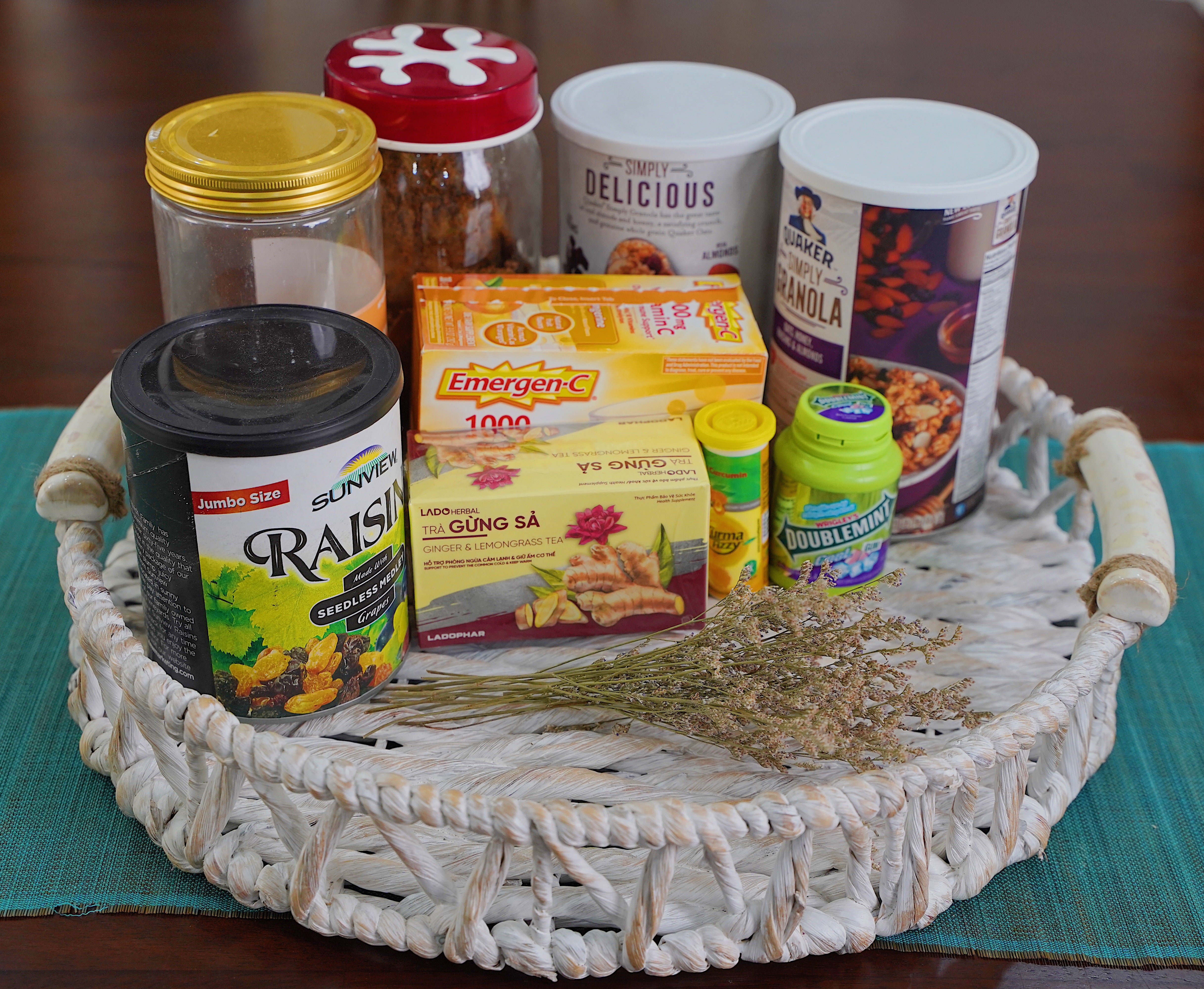 White Woven Water Hyacinth Tray With Ceramic Handles 2 Piece Set